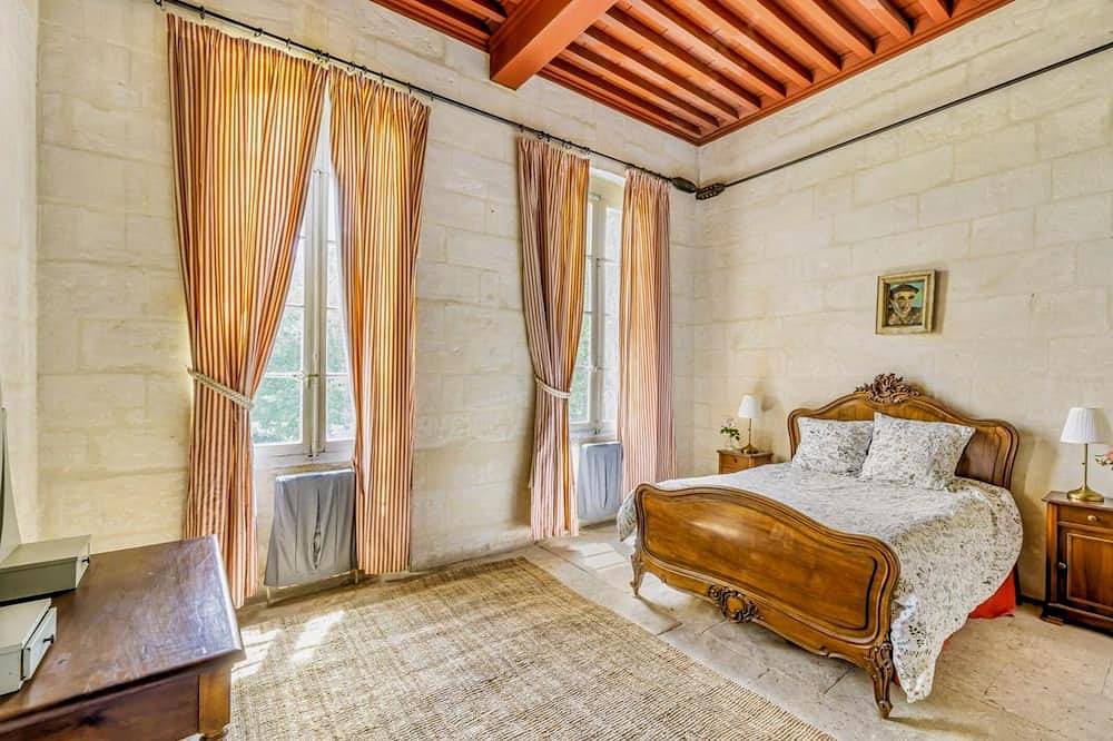 Spacious house in Provence Swimming pool 10 people in Beaucaire, Nimes und Umgebung