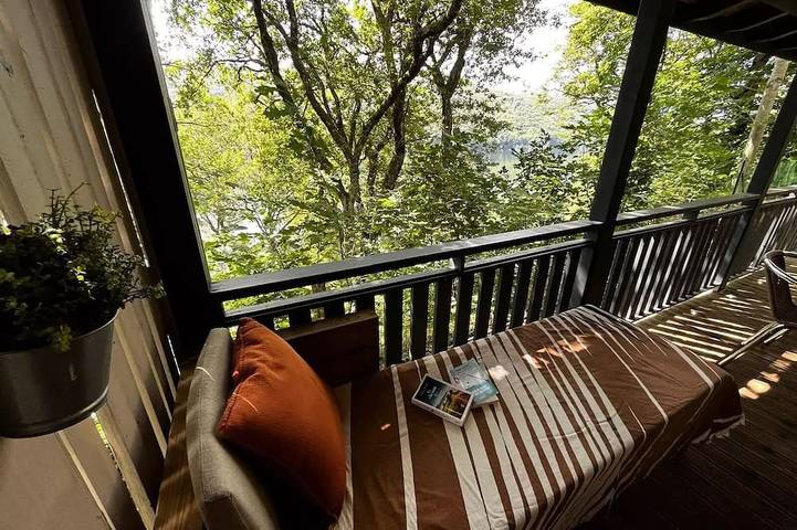 Chalet pour 8 personnes, avec terrasse et piscine