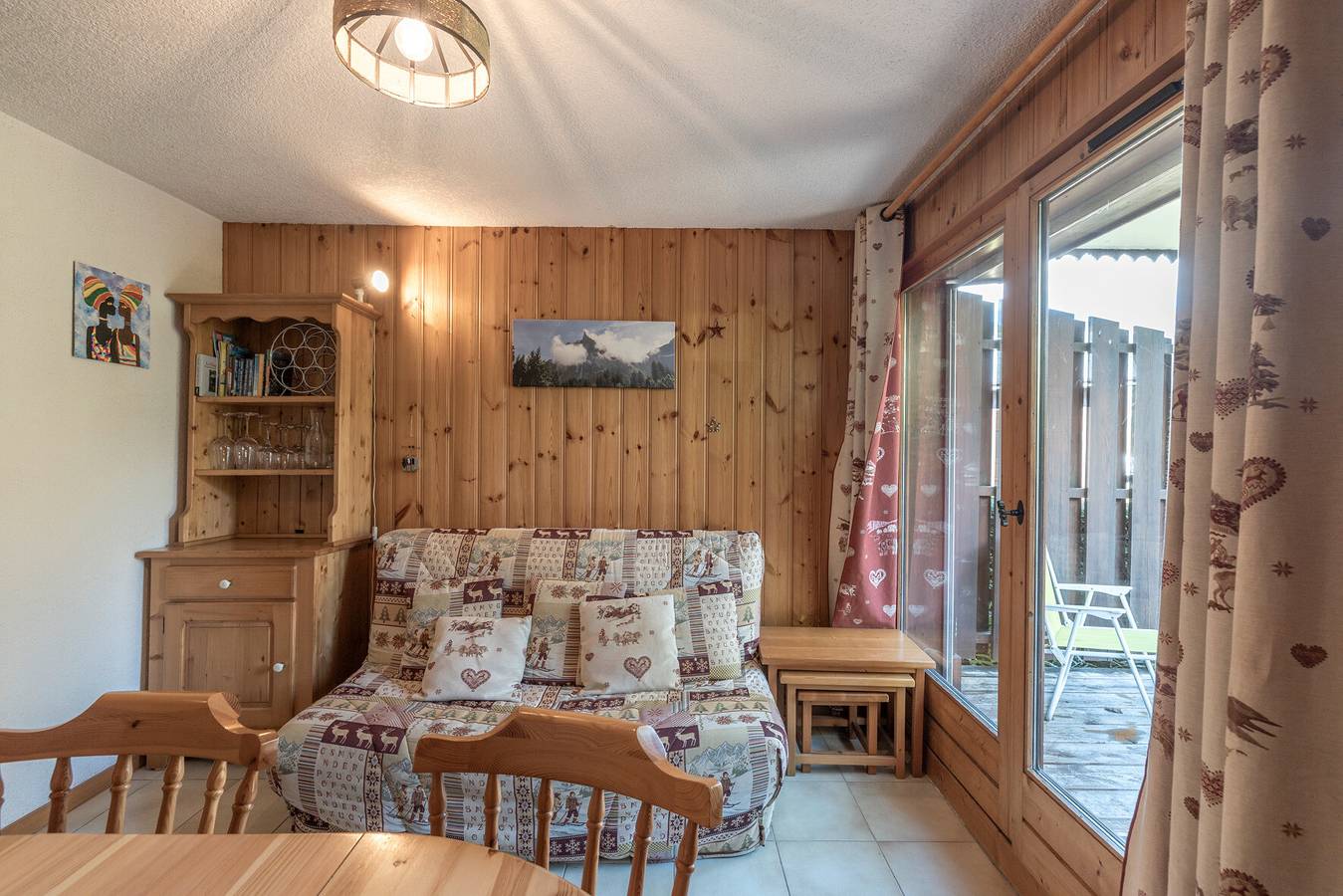 Entire apartment, Apartment 'L’Edelweiss Pied des Pistes' with Mountain View and Private Terrace in Station de Morillon, Grand Massif