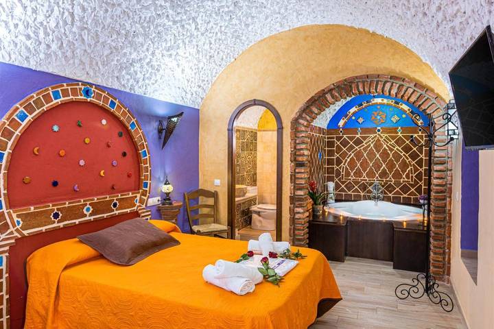 Casa rural para 8 personas, con Terraza y Jacuzzi además de Jardín y Piscina en Hinojares