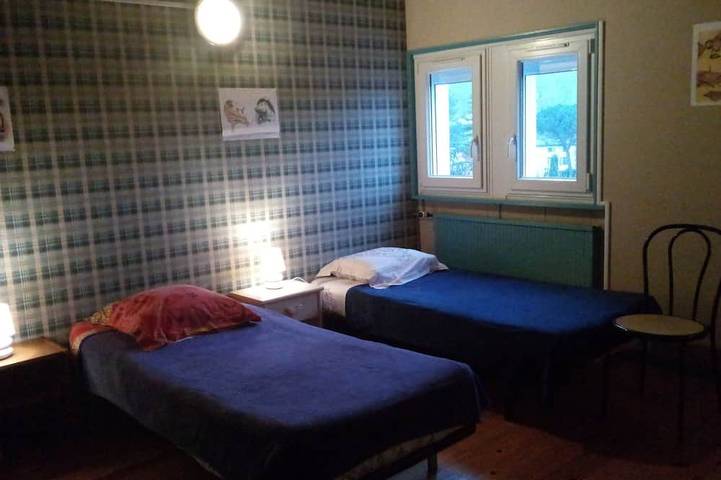 Gîte pour 6 personnes, avec terrasse et jardin à Burlats - 4