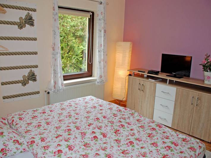 Ganze Ferienwohnung, Ferienappartements Haus Fischersruh - Appartement Rosenduft in Lauterbach (Rügen), Putbus