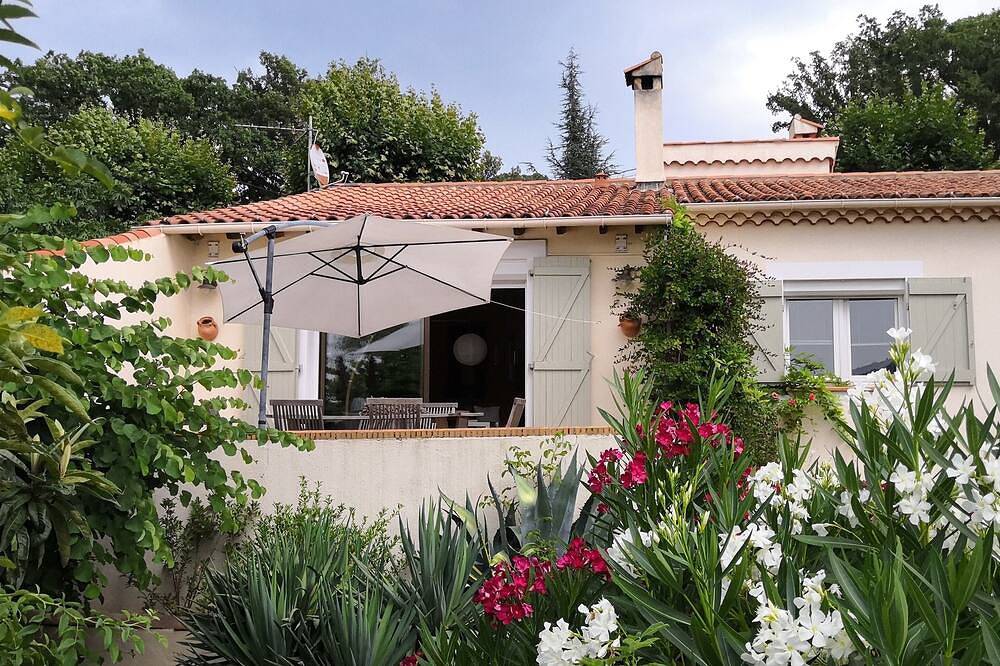 Provence verte 35 min des plages villa idéale 6 adultes 4 enfants avec piscine in Rocbaron, Côte méditerranéenne (France)