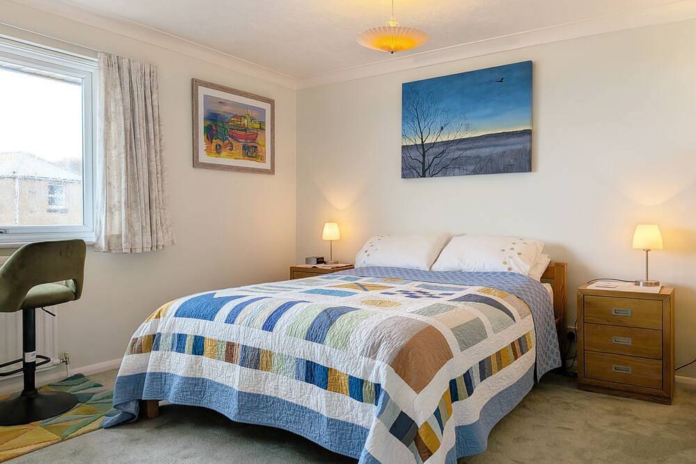A town house that sleeps 5 guests  in 3 bedrooms in Bognor Regis, West Sussex