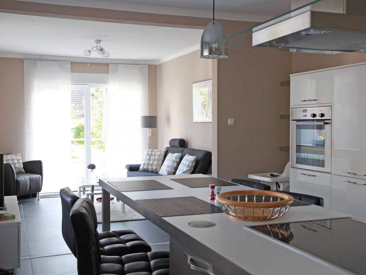 Ganze Wohnung, Mit Terrasse und Parkplatz in Preußisch Oldendorf, Wiehengebirge