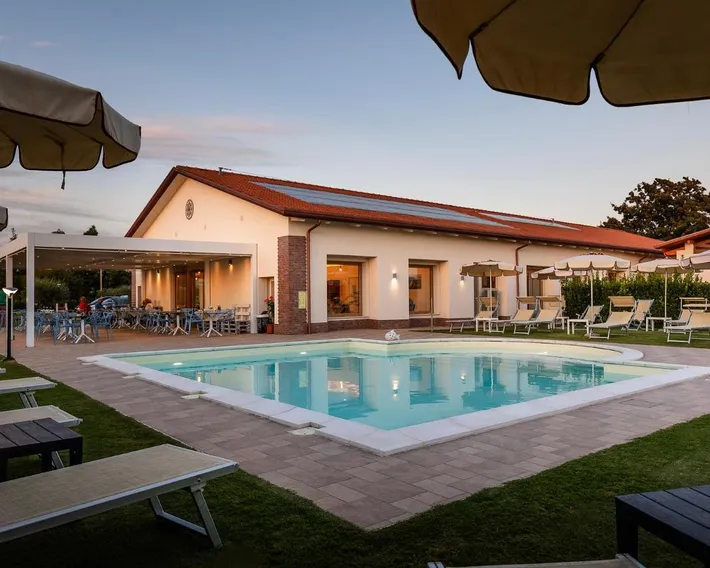 Alloggio in famiglia per 3 persone, con giardino e piscina - 1