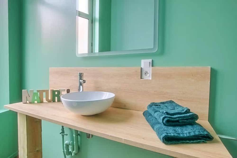 Entire apartment, La Perle du Haut Pont - T2 - Secure parking in Saint-Omer, Saint-Omer region