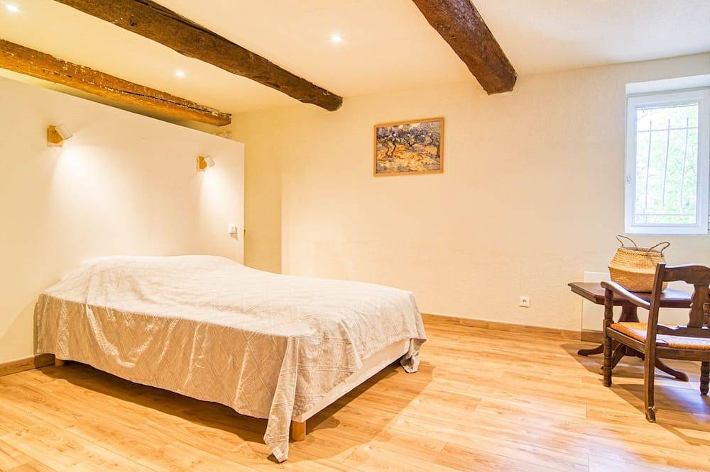 La Ferme by Interhome in Besse-sur-Issole, Brignoles region