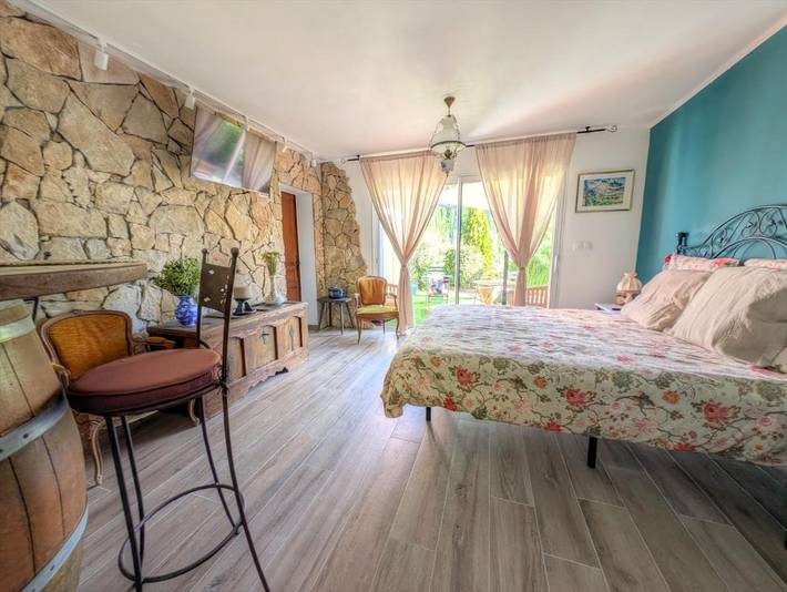 Appartement de vacances pour 4 personnes, avec jardin ainsi que terrasse et jacuzzi