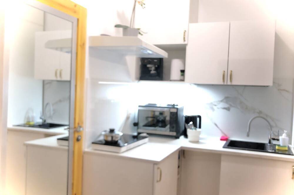 Ganze Wohnung, Art Harmony non smoking studio with a terrace in Radom, Masowien