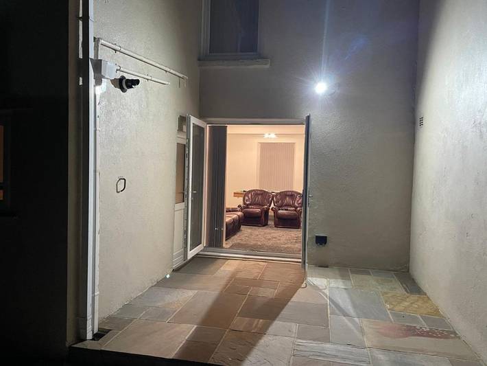 Location de vacances pour 6 personnes, avec jardin ainsi que vue et terrasse à Swansea - 3