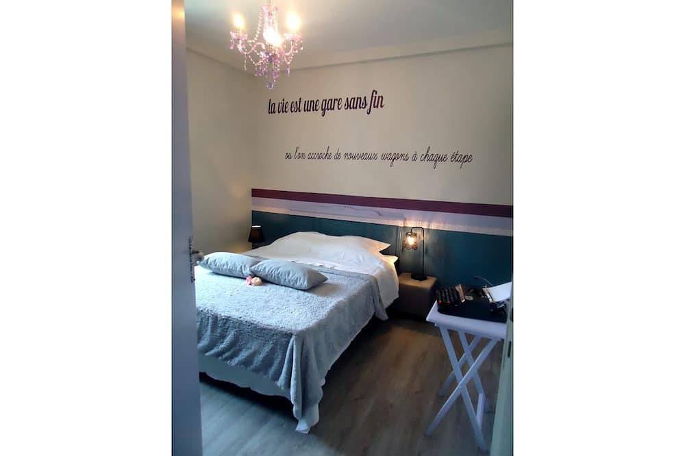 Old railway station and lake 500m away for a successful stay in Sigournais, La Roche-sur-Yon und Umgebung