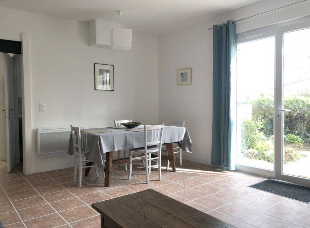 Gîte 3 personnes avec piscine, en Charente-Maritime in Puyravault, Région de Rochefort