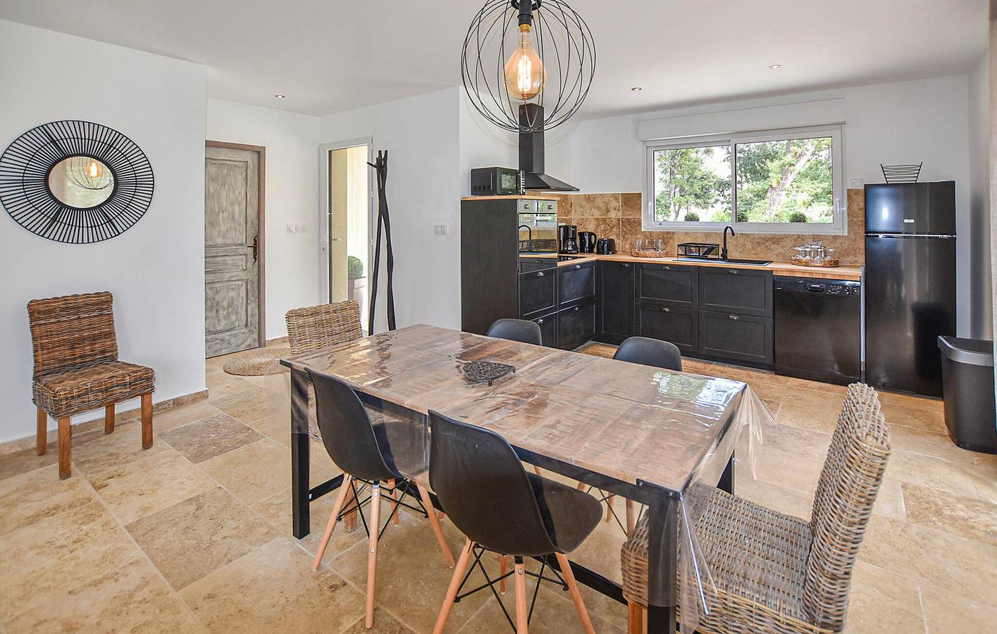 Modernes Apartment mit Pool und Garten, 2 km von Grignan entfernt in Grignan, Nyons und Umgebung