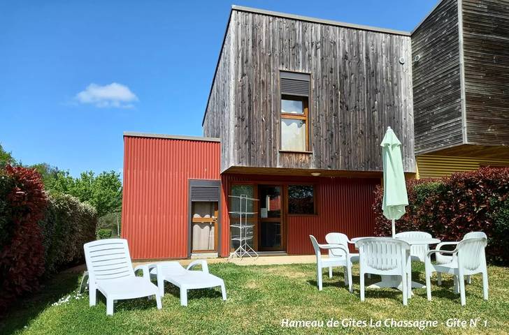 Gîte pour 6 personnes, avec piscine et jardin, animaux acceptés dans Lac de Lavaud