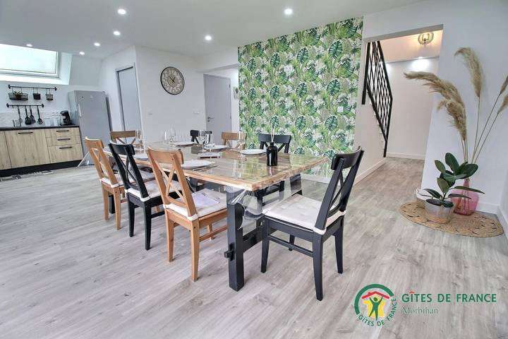 Gîte pour 6 personnes, avec Terrasse et Jardin à Ambon