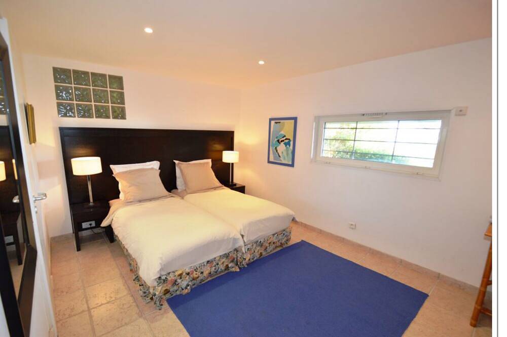 Beautiful Villa overlooking the bay with heated pool & A/C short walk to the Sea in Beaulieu-sur-Mer, Nice region
