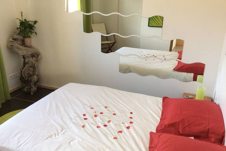 Location de vacances pour 5 personnes, avec piscine ainsi que jacuzzi et jardin à Figari - 2