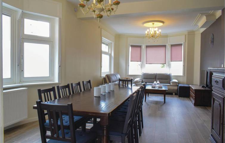 Ferienhaus für 10 Personen mit Terrasse in Adinkerke, De Panne