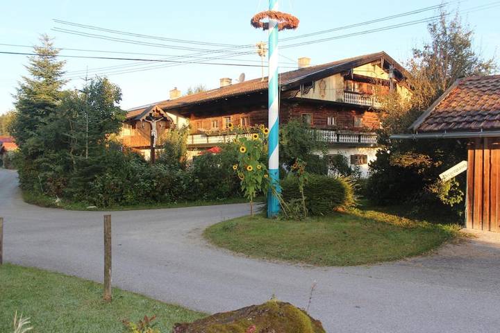 Ferienwohnung für 3 Personen, mit Balkon und Ausblick in Warngau