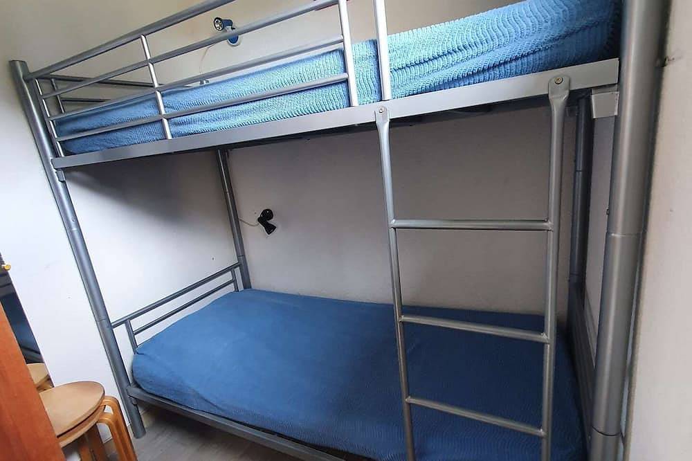 Ganze Wohnung, Charmantes T1 komplett renoviert, mit großer Terrasse, im Herzen von Giens. in Hyeres, Parc national Port-Cros