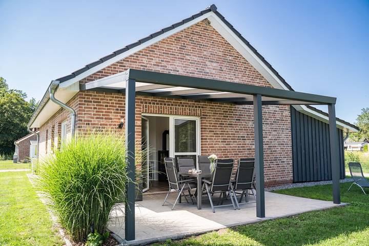 Ferienhaus für 4 Personen, mit Terrasse und Garten sowie Sauna in Jade