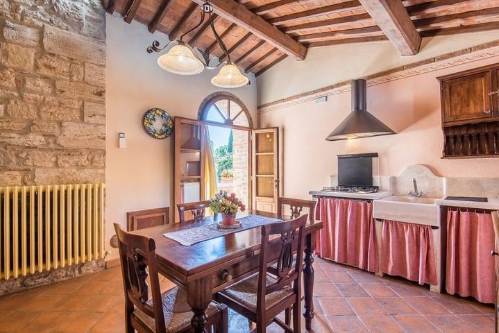 Appartamento 'Agriturismo Ischieto - Il Granaio' con piscina in comune, Wi-Fi e aria condizionata in Rapolano Terme, Siena e dintorni