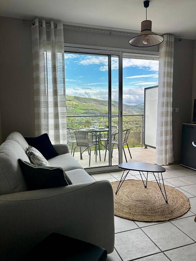 Gîte pour 4 personnes, avec piscine ainsi que vue et terrasse à Trébas - 4