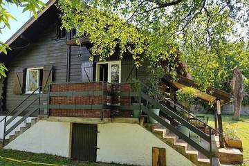 Maison de campagne pour 4 personnes, avec balcon ainsi que jacuzzi et jardin dans Goncelin
