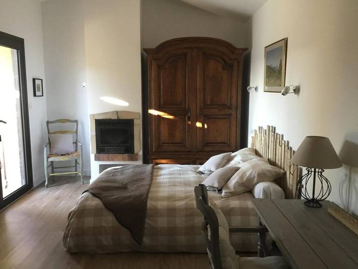 Gîte pour 2 personnes, avec vue et terrasse ainsi que piscine et jardin à Lauris - 3