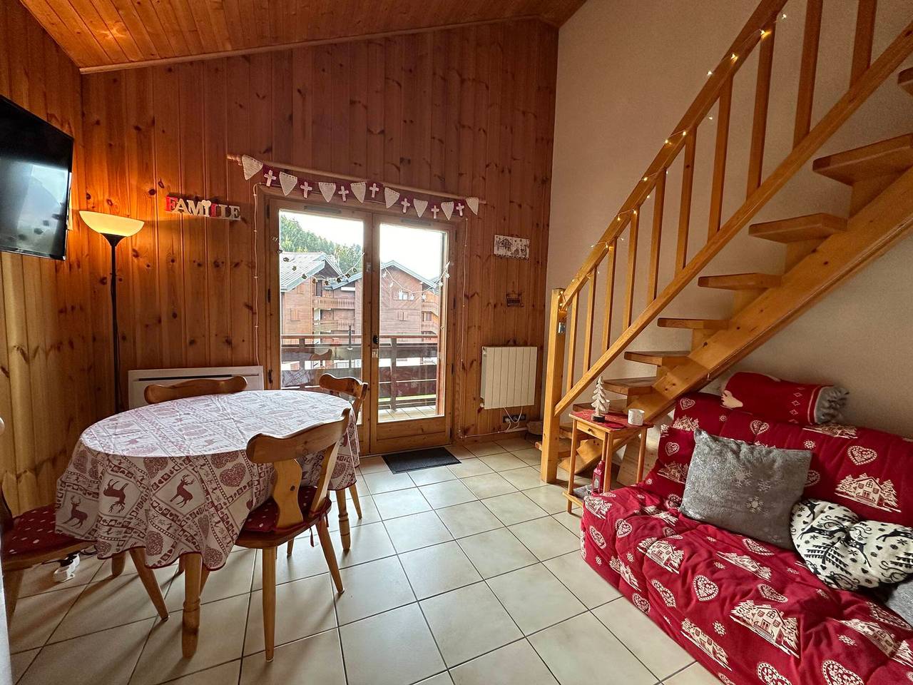 Ganze Wohnung, Charmantes Duplex in Morillon, nahe See und Shuttle, 5 Pers, Balkon, komplett ausgestattet in Station de Morillon, Grand Massif