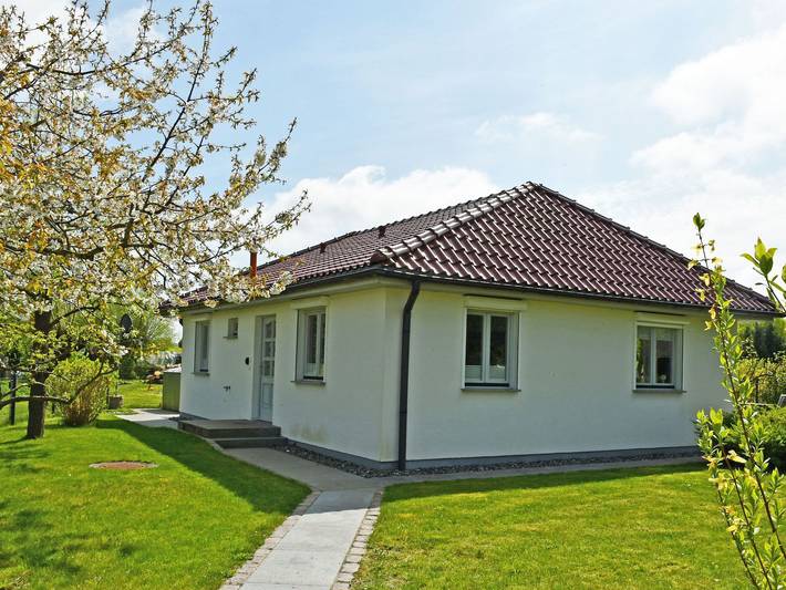 Ferienwohnung für 5 Personen, mit Terrasse und Garten sowie Sauna in Bergen auf Rügen - 4