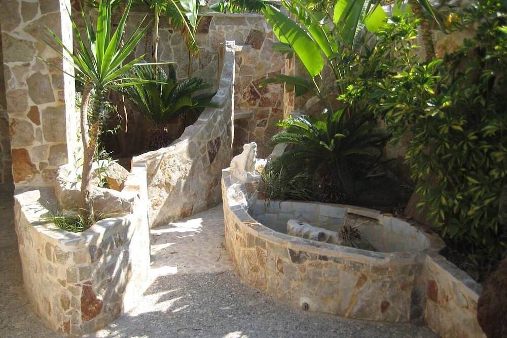 Salento Beach House Sea View & Private Parking! in Pole Pole Beach, Lecce