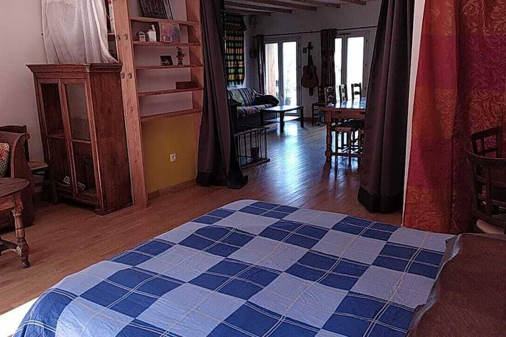 Gîte Plein Ouest en zone naturelle, vue imprenable in Sarras, Région de Tournon-sur-Rhône