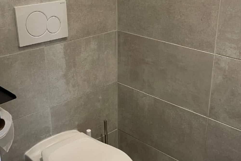 Entire apartment, Charming apartment with sunny terrace 10 minutes' walk from La Défense in Courbevoie, Hauts-de-Seine