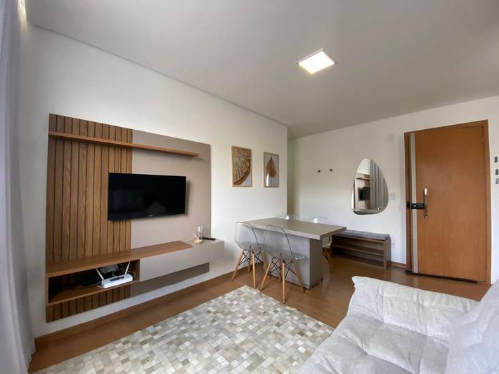 Casas e apartamentos de temporada para 3 pessoas, com piscina infantil e vista e ainda jardim and piscina em Contagem