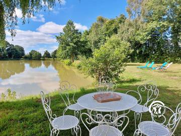 Gîte pour 12 Personnes dans Aron, Mayenne, Photo 1