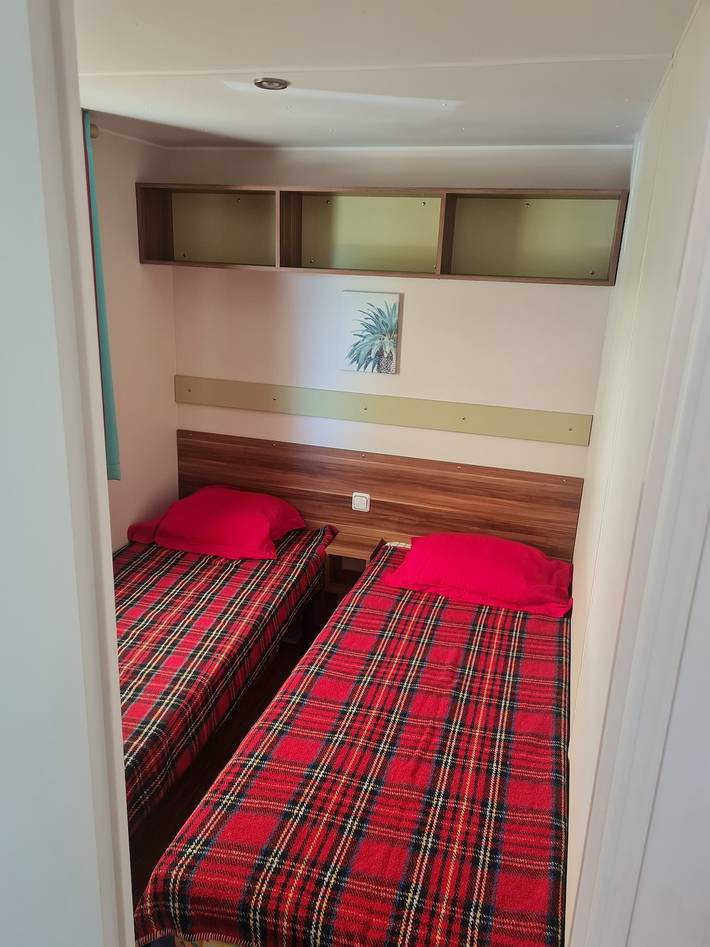 Location de vacances pour 6 personnes, avec terrasse ainsi que jardin et piscine à Angles - 3