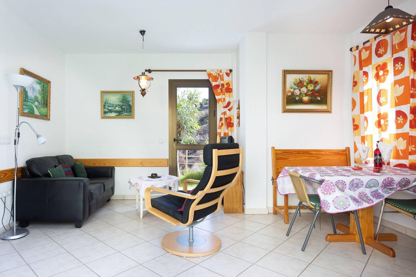 Apartamento vacacional entero, Fewo Romantico, ruhige Lage, 2 Terrassen, 2 Gärten, Sonne pur den ganzen Tag, mit Pool und Parkplatz in Lomo Román, Santa Úrsula
