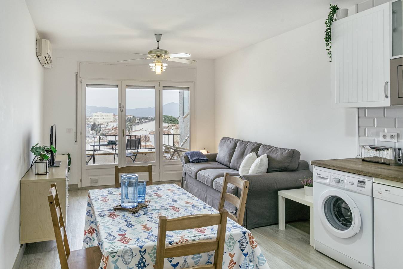 Ganze Wohnung, Ferienwohnung 'Lago Sant Mauricio' mit Gemeinschaftspool, Wlan und Klimaanlage in Empuriabrava, Oberampurien