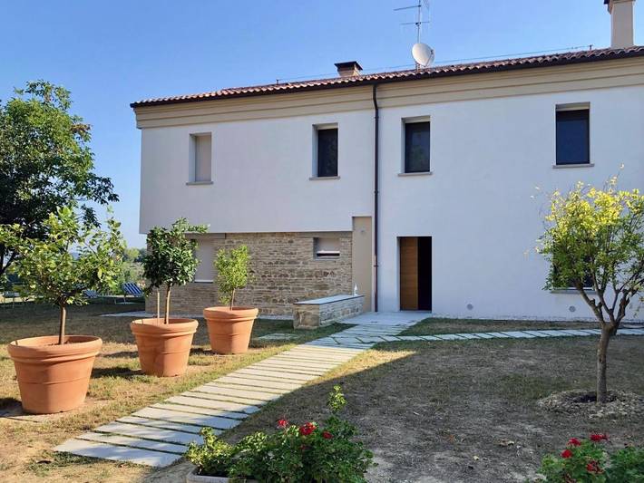 B&b per 4 persone, con Terrazza e Idromassaggio nonché Giardino e Panorama a Pesaro