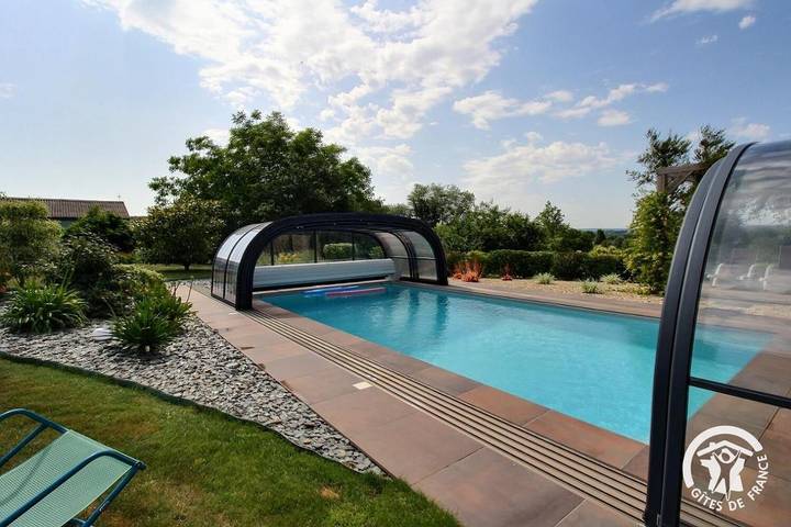 Location de vacances pour 6 personnes, avec piscine ainsi que jardin et terrasse à Saint-Donan - 3
