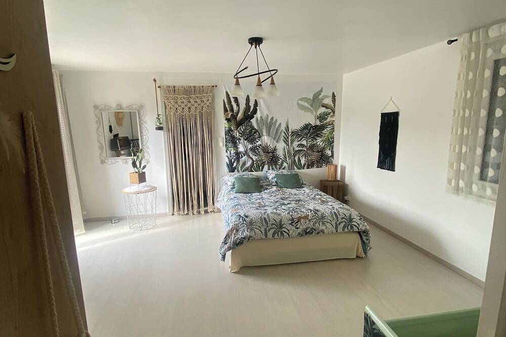 Maison avec piscine privée, proximié des sites touristiques in Excideuil, Périgord Vert
