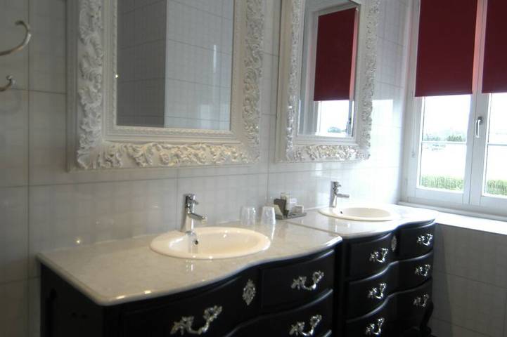 Hôtel pour 2 personnes, avec jacuzzi à Vétraz-Monthoux - 3