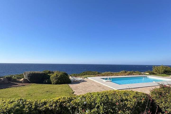 Villa pour 10 personnes, avec jardin ainsi que balcon et piscine à Lumio