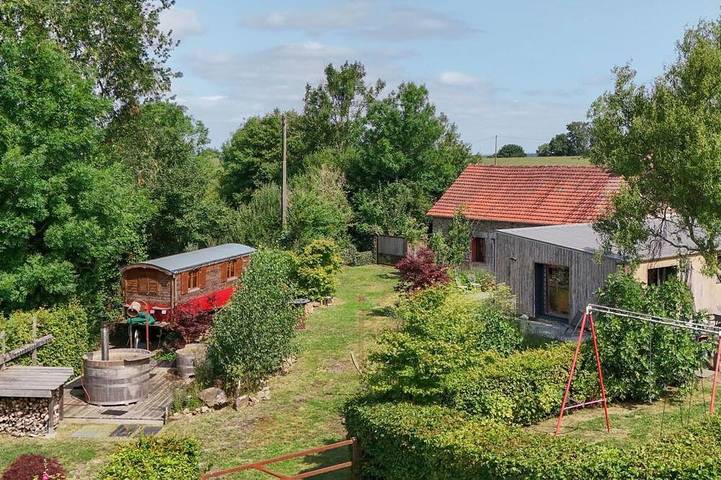 Gîte pour 5 personnes, avec piscine et jardin