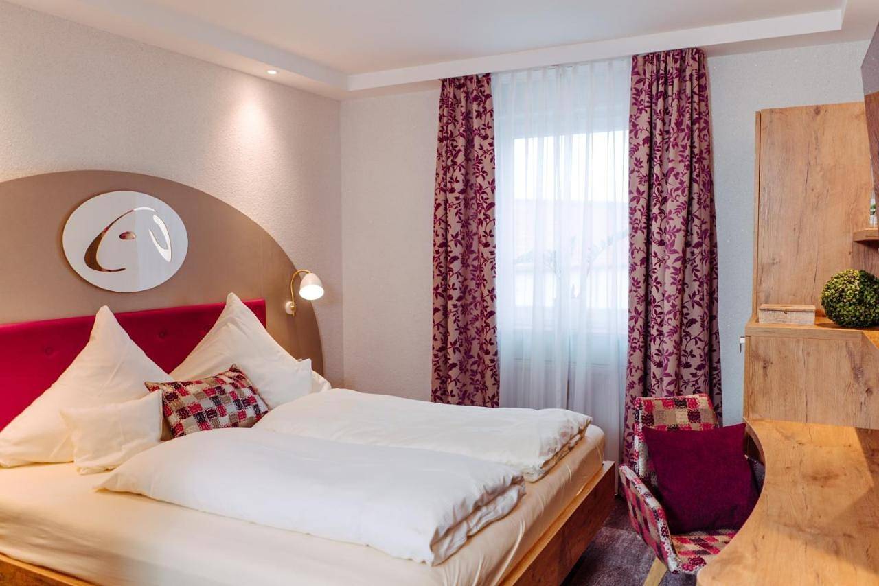 Garni-Hotel Goldenes Lamm in Dudenhofen, Rheinebene