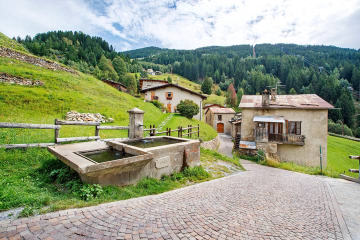 Ganze Wohnung, Ferienwohnung 'Chalet Del Cuore' mit Bergblick, privatem Garten und Wlan in San Pietro (Valdisotto), Valdisotto