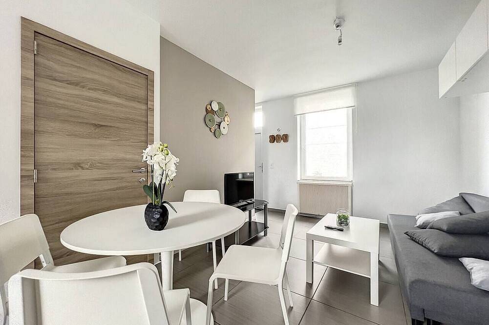 Robert 20 Brussels-charleroi-airport in Ransart, Charleroi