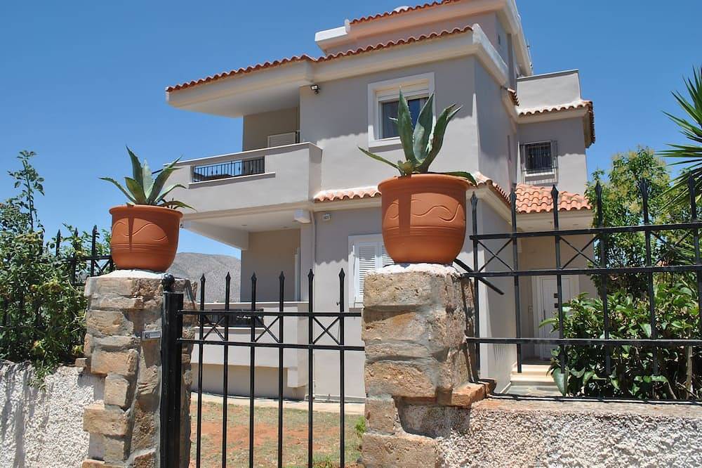 Nantia Wohnung Studio-Apartments mit Bad und einem großen Veranda in Palaia Fokaia, Regionalbezirk Ostattika